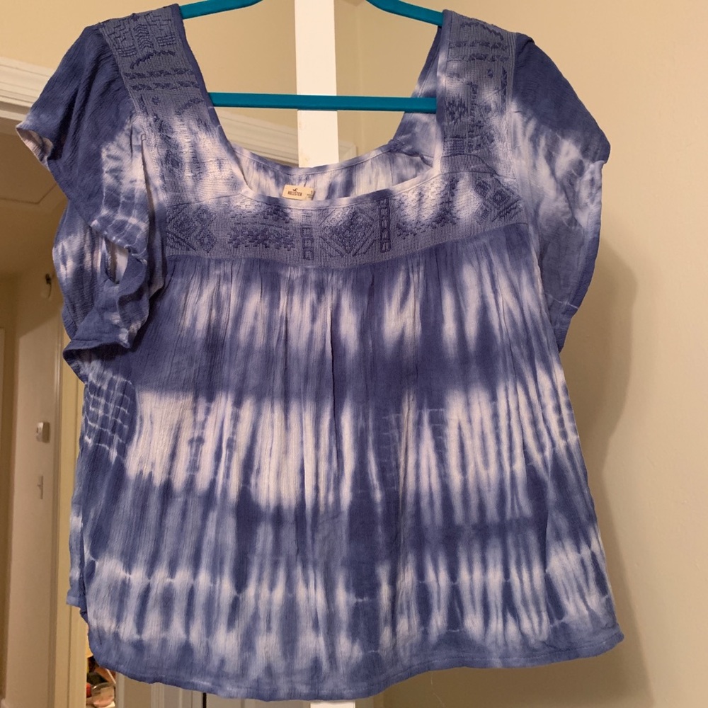 Tie dye flowy shirt